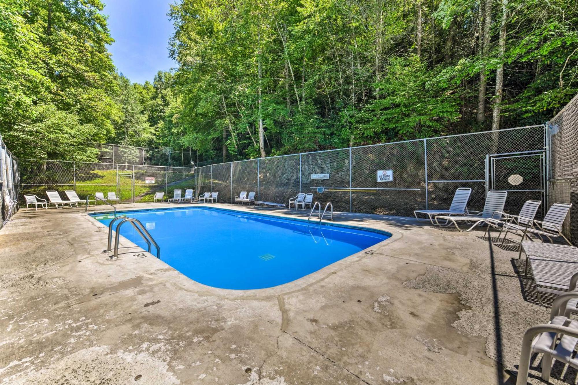Gatlinburg Cabin With Game Room, Hot Tub And Mtn Views Kültér fotó