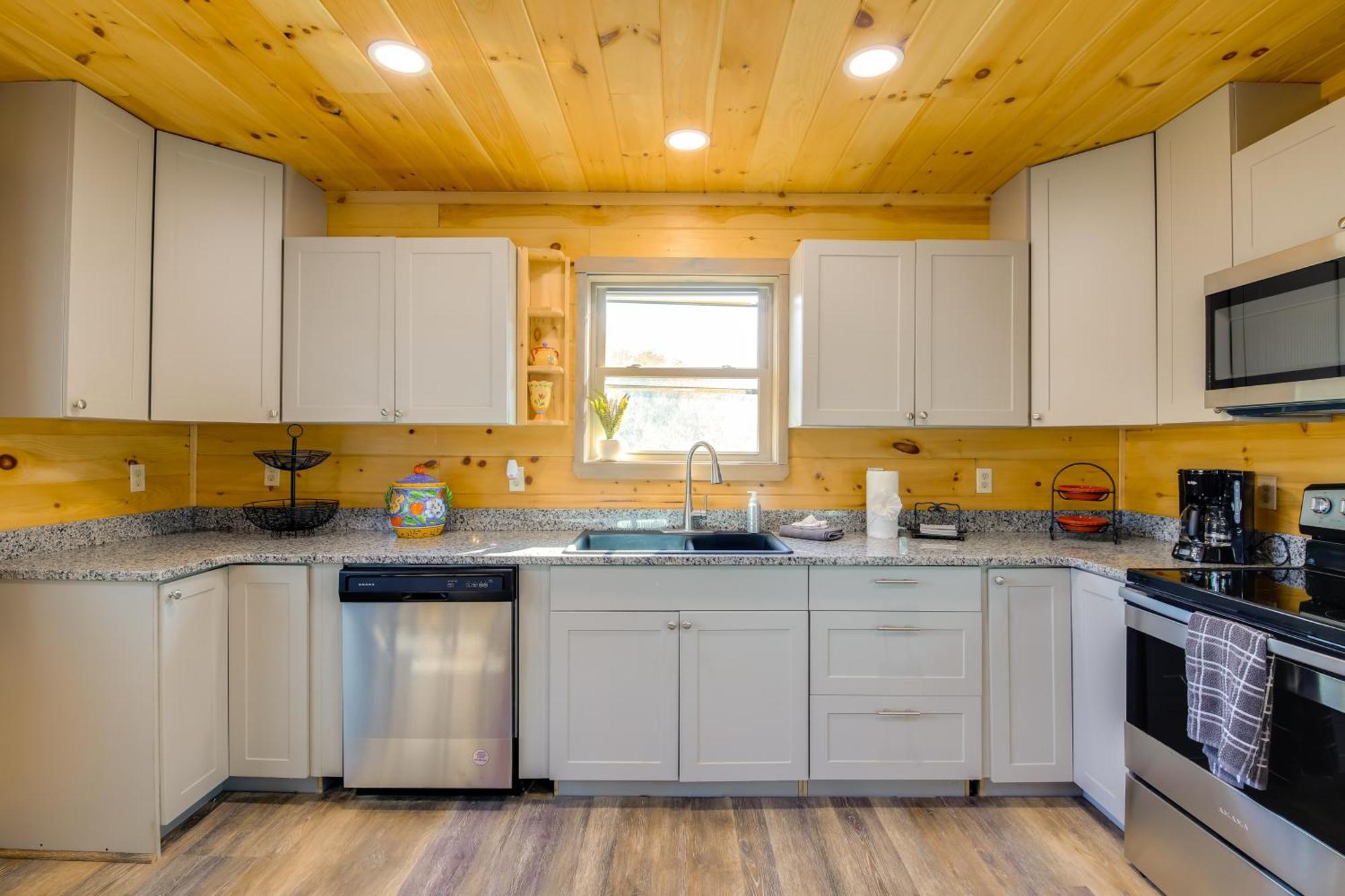 Gatlinburg Cabin With Game Room, Hot Tub And Mtn Views Kültér fotó